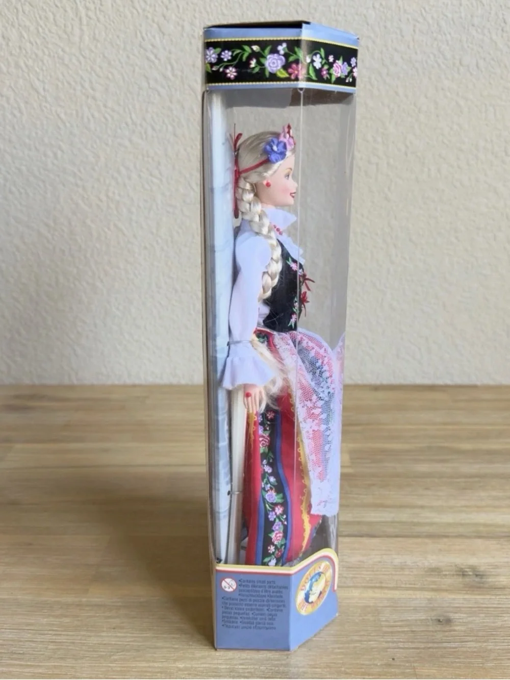 Barbie Dolls of the World Collector Edition Polish 1997 Mattel New, NRFB 18560